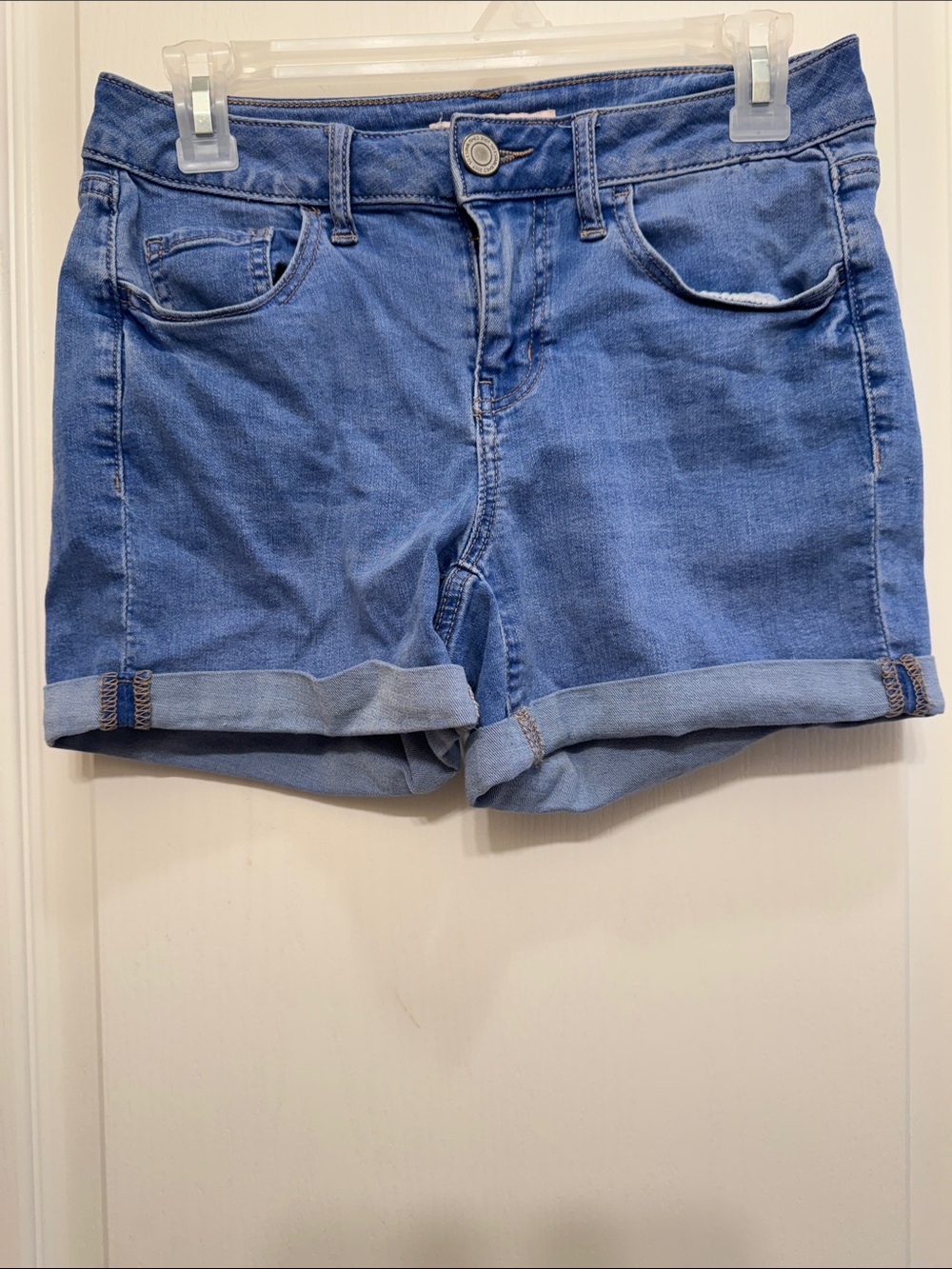 SO Women's Medium Blue Rolled Cuff Denim Shorts